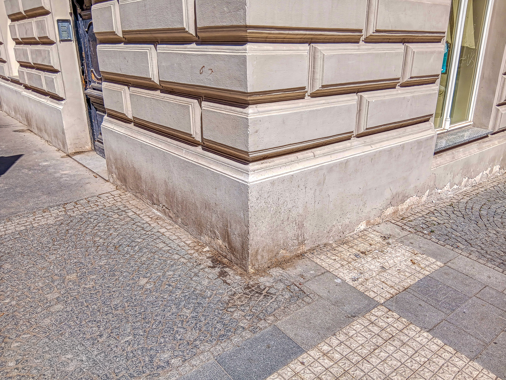 Čištění vchodu tlakovým čištěním Praha 7